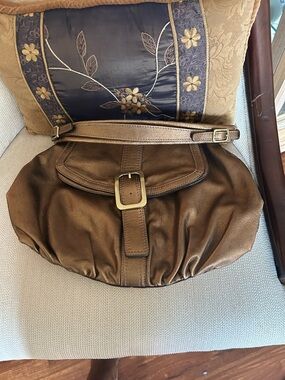 Classic Brown Leather Crossbody Bag with Buckle Detail